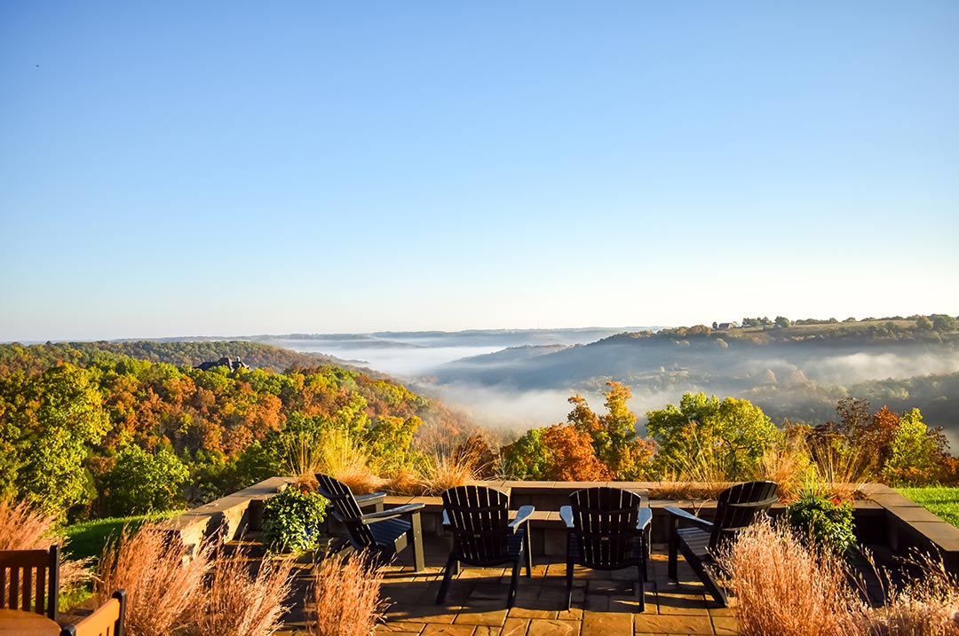 cozy fall getaway roadtrip with lake views near Branson, MO - Choice Hotels 