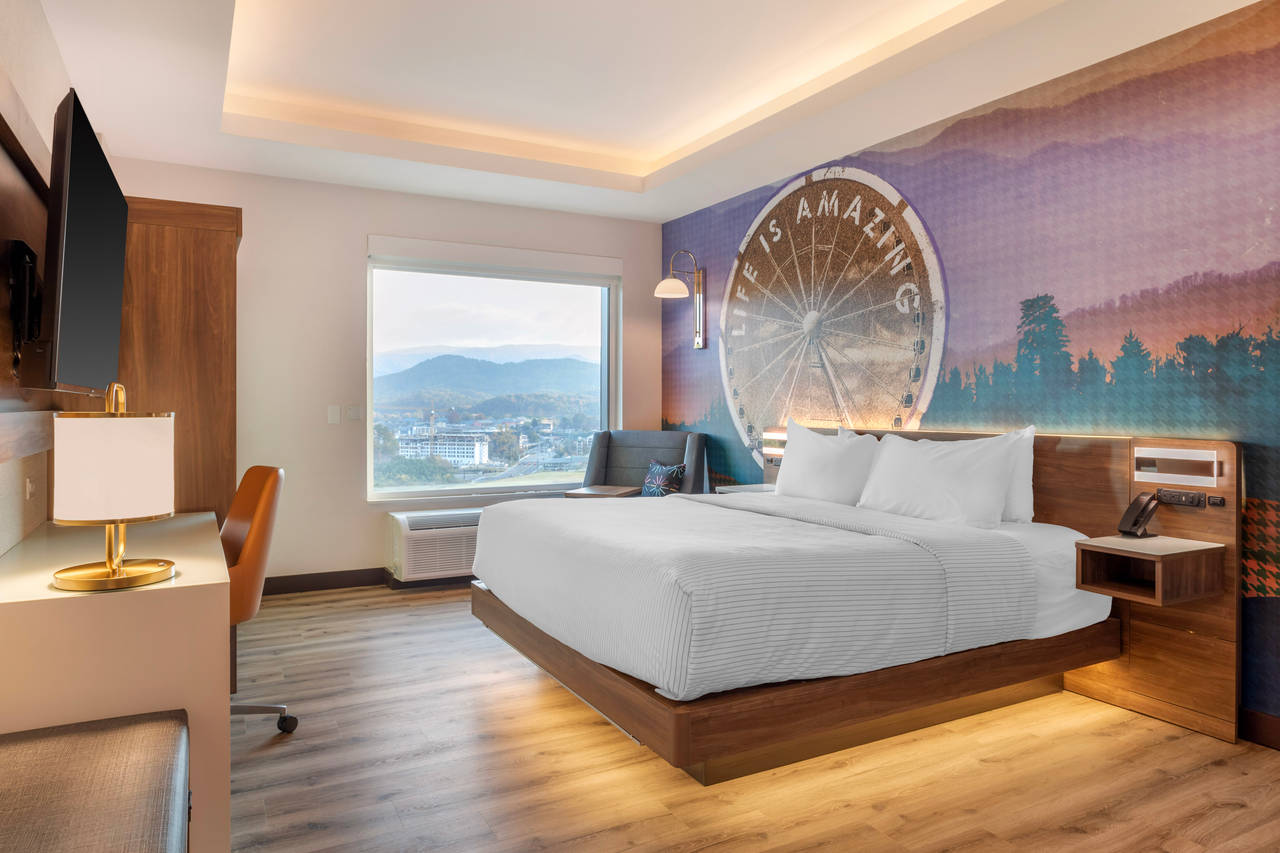 Accessible King room | Cambria, Pigeon-forge TN Hotels, Accessible King room | Cambria, Pigeon-forge TN Hotels