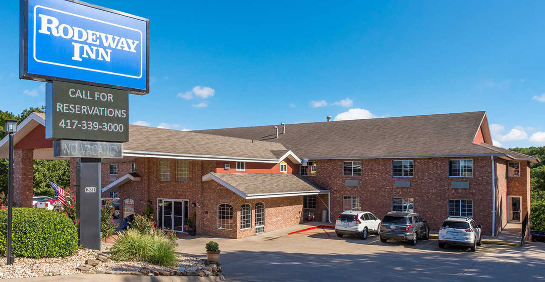 Rodeway Inn Branson, Brick House exterior