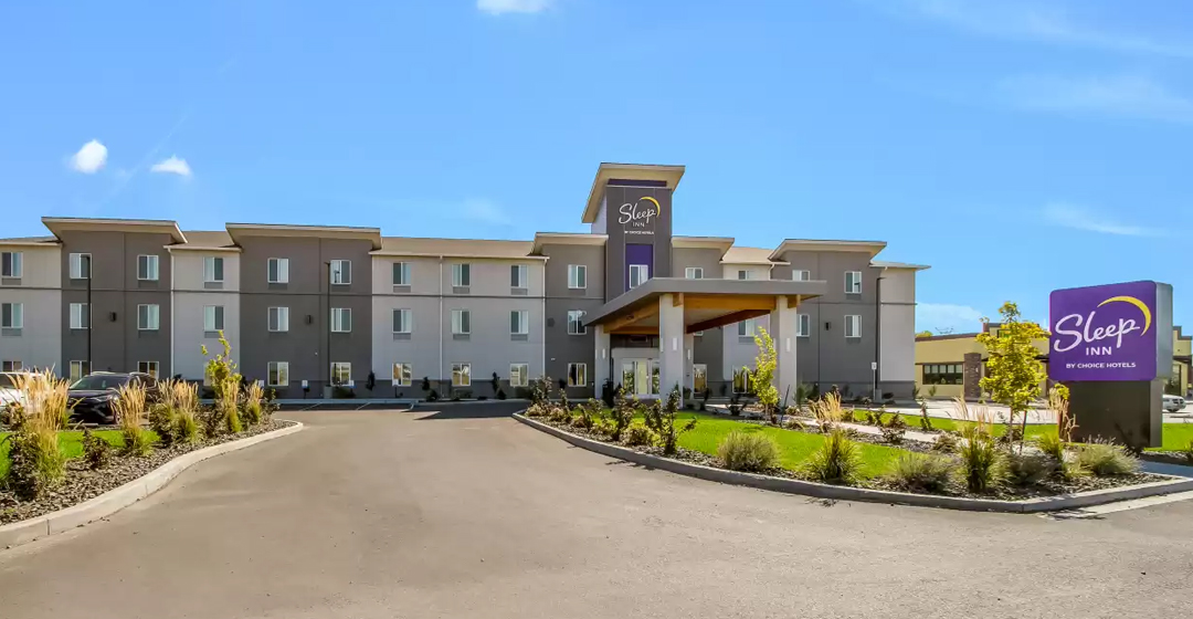 Exterior view of sleep inn boardman oregon