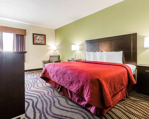 Room with king bed, Quality Inn hotel in Montgomery AL