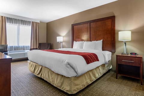 Guest room with king bed(s) | Comfort Inn, Leeds AL Hotels