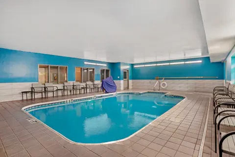 Indoor pool | Quality Inn, Birmingham AL Hotels
