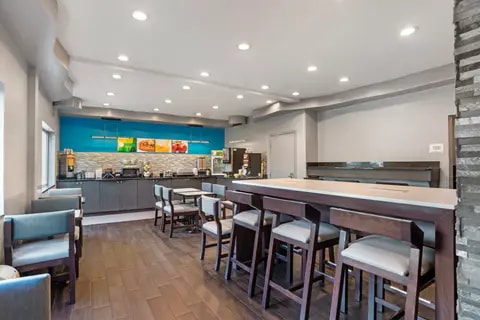 Breakfast area | Quality Inn, Birmingham AL Hotels