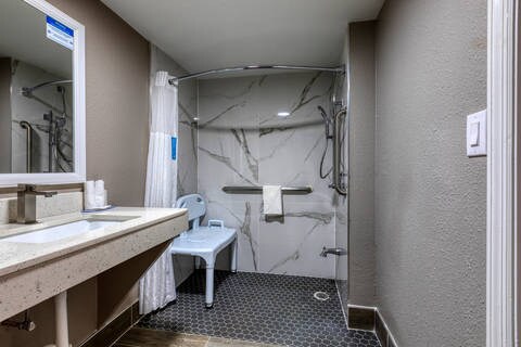 Bathroom | Clarion, Decatur AL Hotels