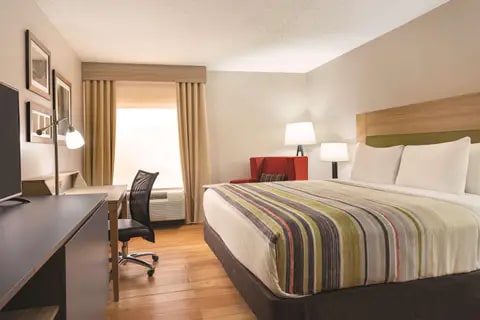 King Bed | Country, North-little-rock AR Hotels