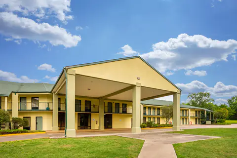 Quality Inn hotel in Heber Springs, AR | Quality Inn, Heber-springs AR Hotels