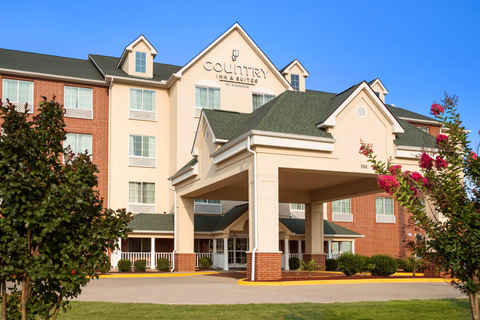 Hotel Exterior | Country, Conway AR Hotels