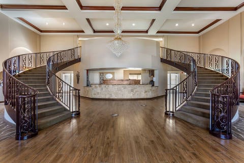 Spacious lobby with sitting area | Comfort Suites, Tempe AZ Hotels