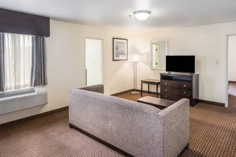 Spacious suite with added amenities | Clarion, Page AZ Hotels