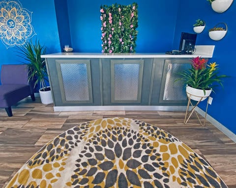 Front desk | Rodeway Inn, Scottsdale AZ Hotels