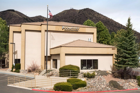 Hotel Exterior | Country, Flagstaff AZ Hotels
