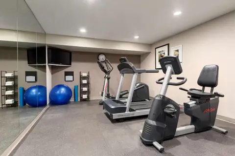 Fitness Center | Country, Flagstaff AZ Hotels