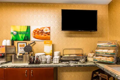 Breakfast area | Quality Inn, Ridgecrest CA Hotels