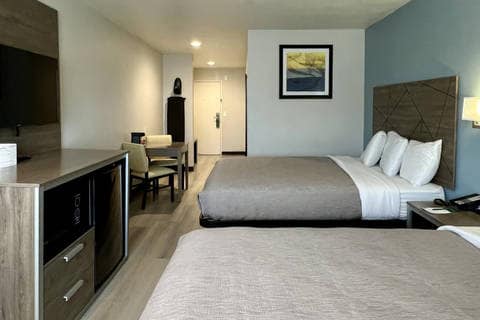 Guest room | Quality Inn, Tracy CA Hotels