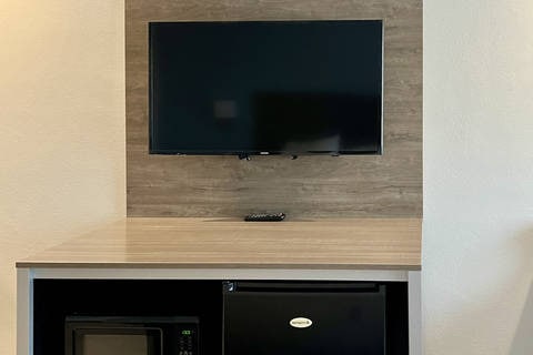 Guest room | Quality Inn, Tracy CA Hotels