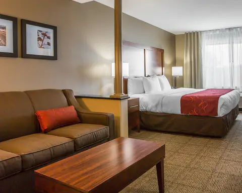 Guest room with microwave and refrigerator | Comfort Suites, Victorville California
