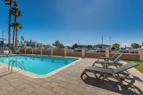 Outdoor pool | Comfort Inn, San-diego CA Hotels