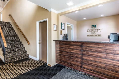 Front desk | Quality Inn, San-simeon CA Hotels