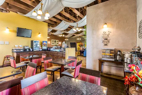 Breakfast area | Comfort Inn, Pomona CA Hotels
