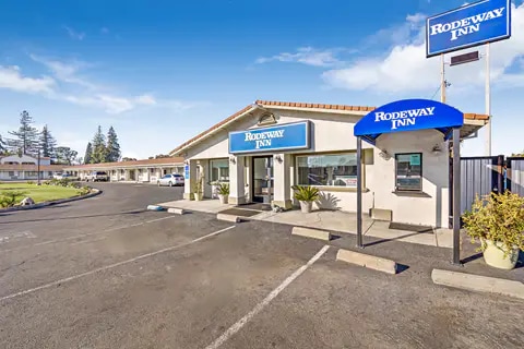 Hotel exterior | Rodeway Inn, Stockton CA Hotels
