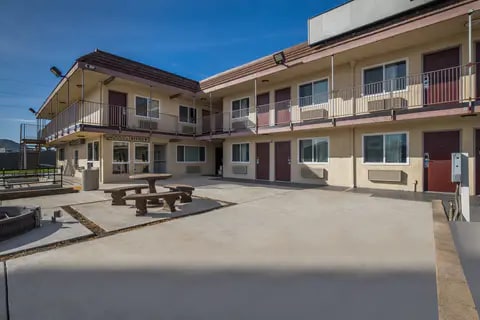 Hotel exterior | Rodeway Inn, San-bernardino CA Hotels