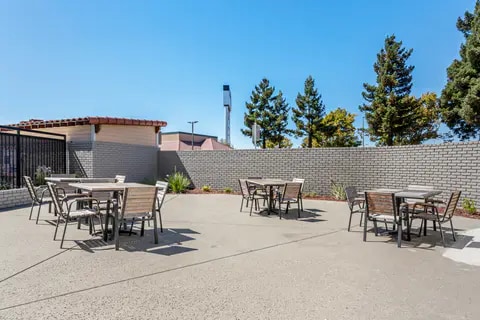 Courtyard | Country, Vallejo CA Hotels