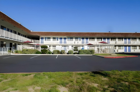 Hotel exterior | Park Inn, Turlock CA Hotels