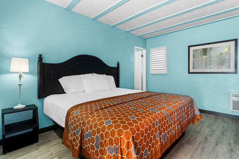 Guest room with king bed(s) | Rodeway Inn, North-hollywood CA Hotels