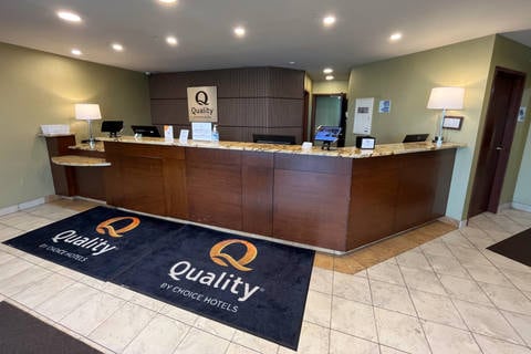 Hotel lobby | Quality Inn, St. Jean-Sur-Richelieu QC Hotels