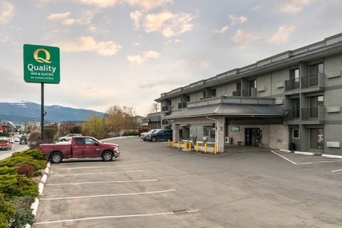 Hotel exterior | Quality Inn, Vernon BC Hotels