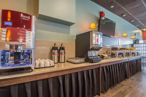 Breakfast area | Quality Inn, Edmonton AB Hotels