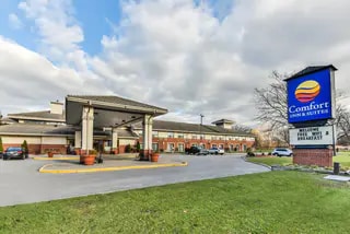 Hotel exterior | Comfort Inn, Windsor ON Hotels