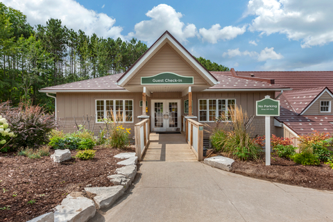 Hotel exterior | RocketFuel, Oro-medonte ON Hotels