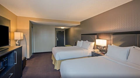 Guest room with queen bed(s) | Quality Inn, Regina SK Hotels