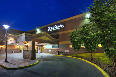 Hotel Exterior | Radisson, Sudbury ON Hotels