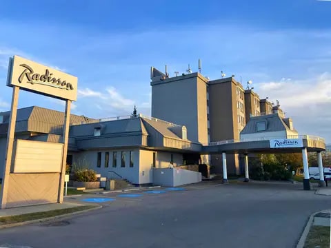 Hotel exterior | Radisson, Edmonton AB Hotels