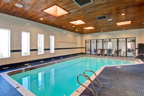 Indoor pool | Radisson, Edmonton AB Hotels