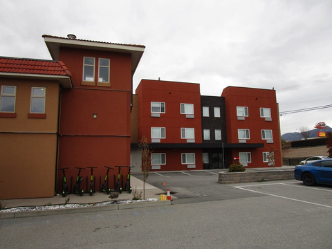 Hotel exterior | Park Inn, Osoyoos BC Hotels