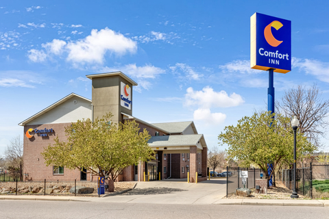 Hotel exterior | Comfort Inn Denver West Arvada Station - Hotel in Wheat Ridge, CO