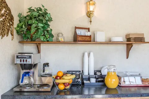Hotel breakfast | Rodeway Inn, Waterford CT Hotels