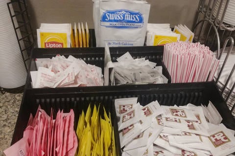 Breakfast counter | Econo Lodge, Milldale CT Hotels