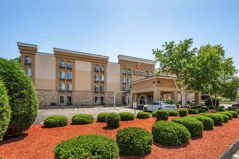 Hotel exterior | Comfort Inn, East-hartford CT Hotels