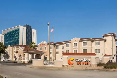 Hotel exterior | Comfort Suites, Orlando FL Hotels