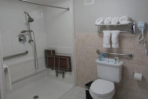 Bathroom in guest room | Quality Inn, Kissimmee FL Hotels