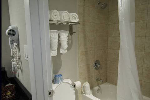 Bathroom in guest room | Quality Inn, Kissimmee FL Hotels