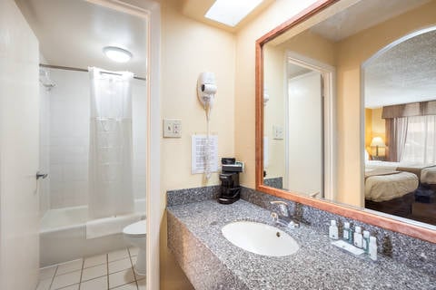 Bathroom | Quality Inn, White-springs FL Hotels