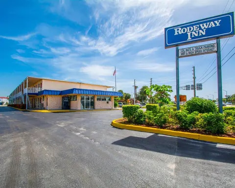 Hotel near popular attractions | Rodeway Inn Fort Pierce FL