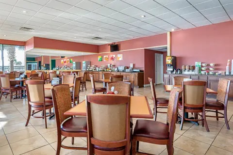 Breakfast area | Quality Inn, Palatka FL Hotels
