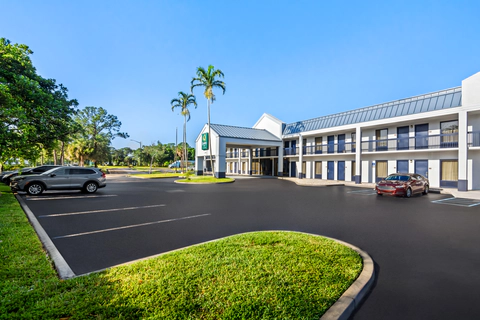 Hotel exterior | Quality Inn - Hotel in Fort Pierce, FL